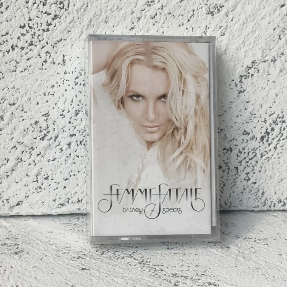 Retro Britney Spears Music Mag - Cosplay Props avaliação e preço