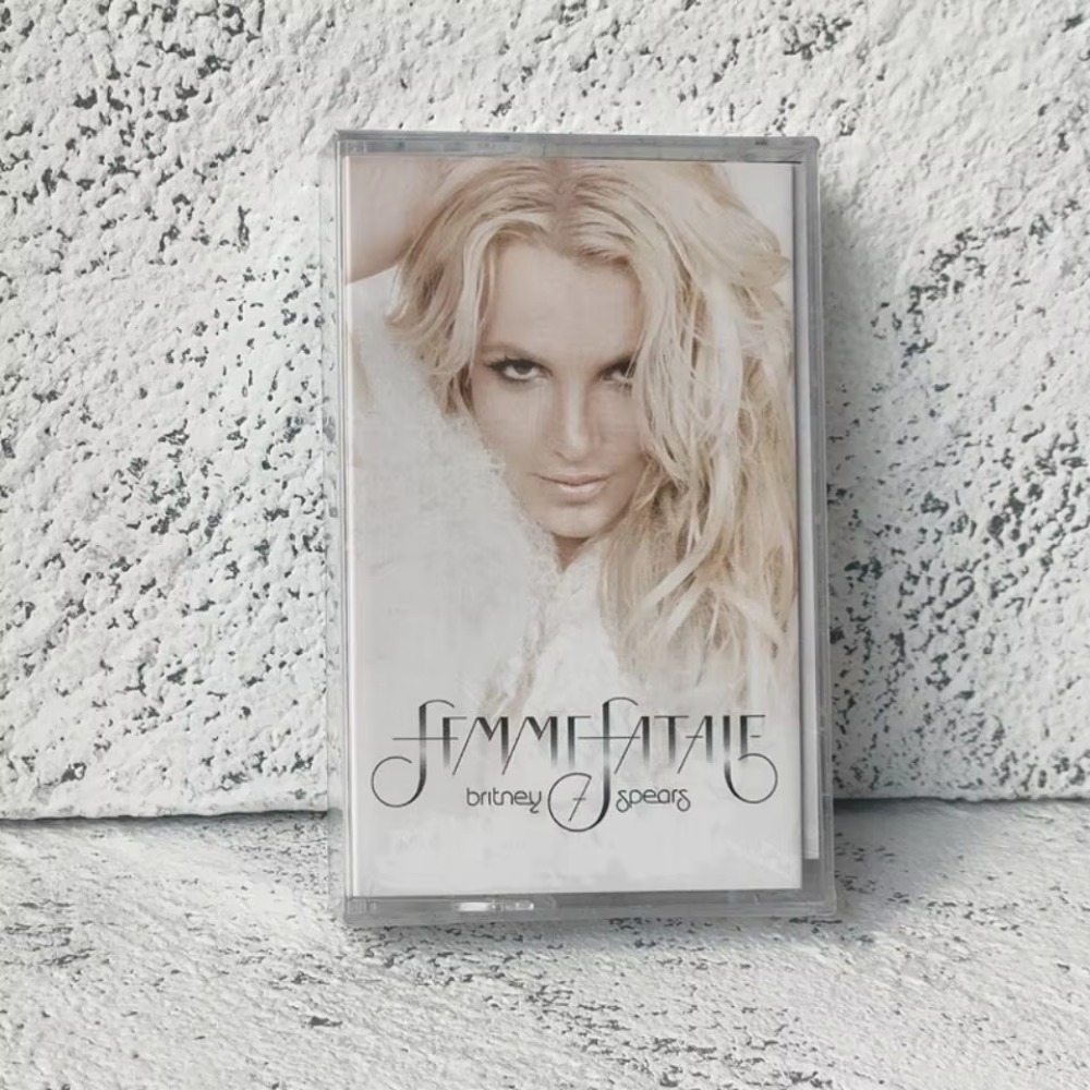Retro Britney Spears Music Mag - Cosplay Props avaliação e preço